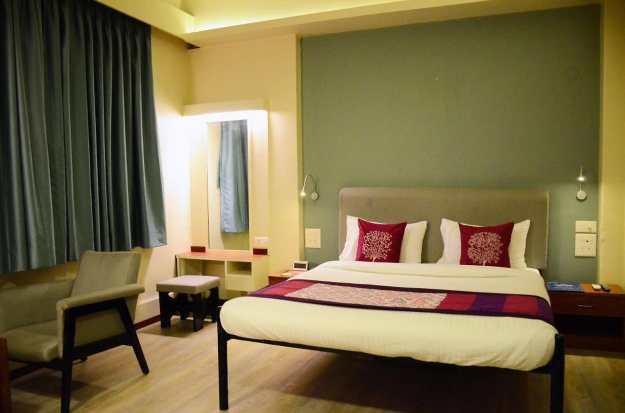 Oyo 6429 Hotel Pearl Pune Exteriör bild